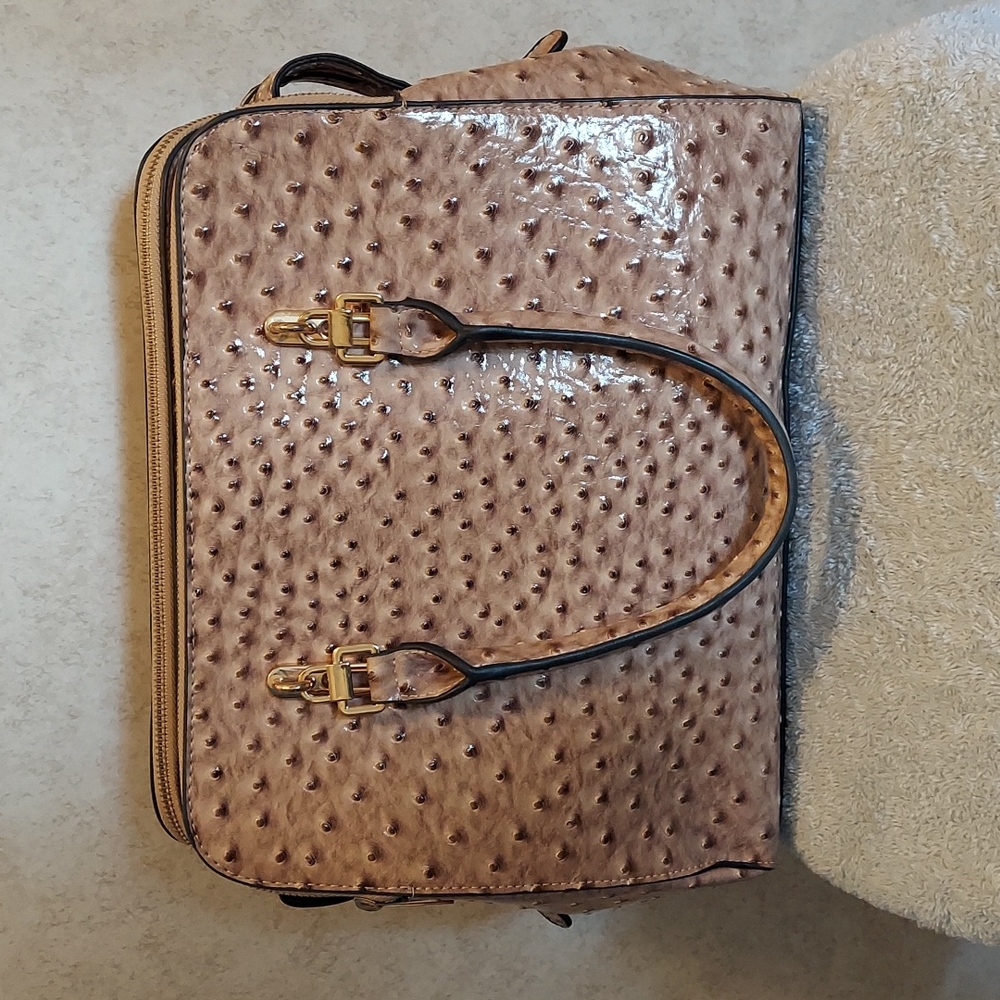 Fastionable Handbag - Picture 1 of 10